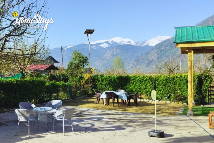 Lawn, Haripur Homestay Manali