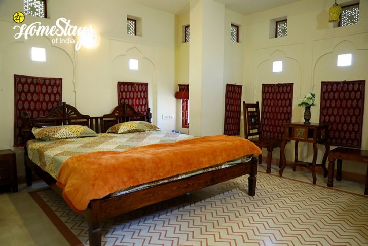 Bedroom-1_Gangapole-Tradional-Homestay,-Jaipur