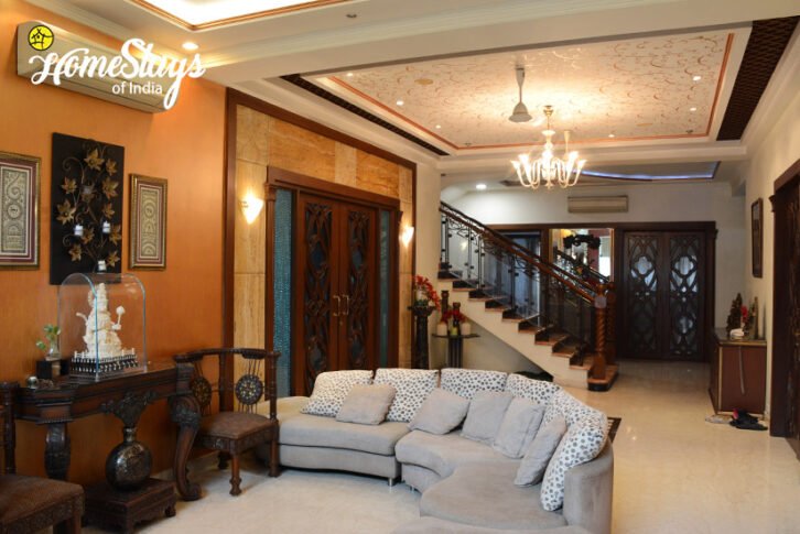 Drawing-Room-3_Minto-Park-Homestay-Kolkata