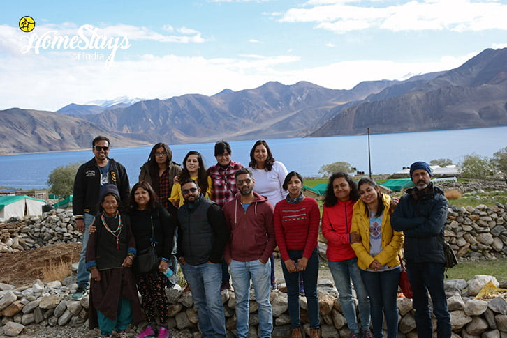 Group-Shot-Spangmik Homestay-Ladakh