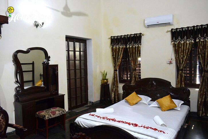 Royal-Guest-Room_Jhargram-Heritage-Homestay