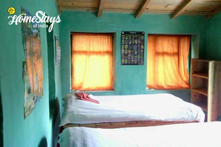 Bedroom_Dalar-Homestay_Binsar