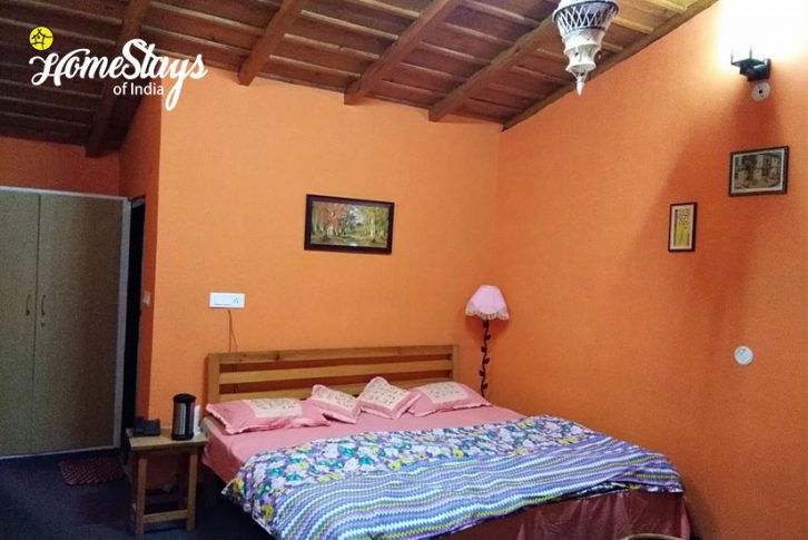 BedRoom1-Sargakhet-Homestay-Mukteshwar