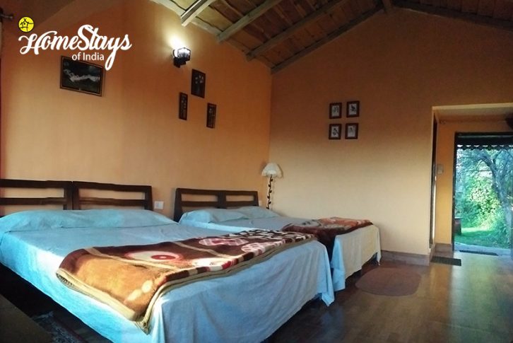 FamilyRoom2-Sargakhet-Homestay-Mukteshwar