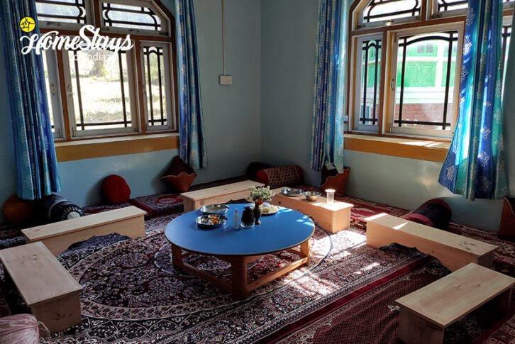 Traditional-Dining-Sainj Valley Homestay