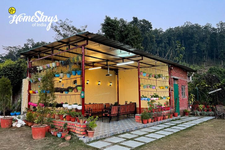 SitOut-2_Majhaun-Homestay-Dehradun