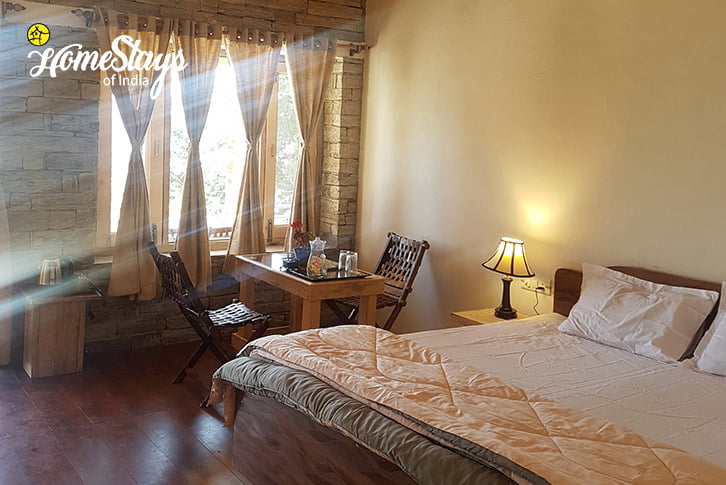 BedRoom-001-Gehna-Snowline-Homestay-Mukteshwar