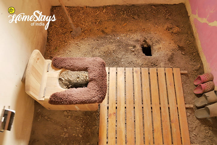 Eco Friendly Toilet-Stok Eco Village Homestay-Leh