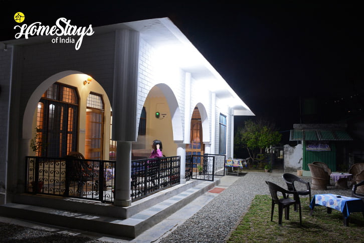 Night-Jone's Estate Homestay-Bhimtal