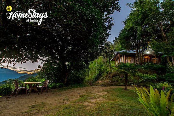 SitOut-Mirik Homestay-Darjeeling