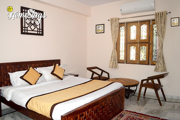 Deluxe-Double-Room-1-BJS Homestay-Jodhpur