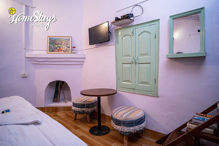 Room-2-Colonial Heritage Homestay-Bhimtal
