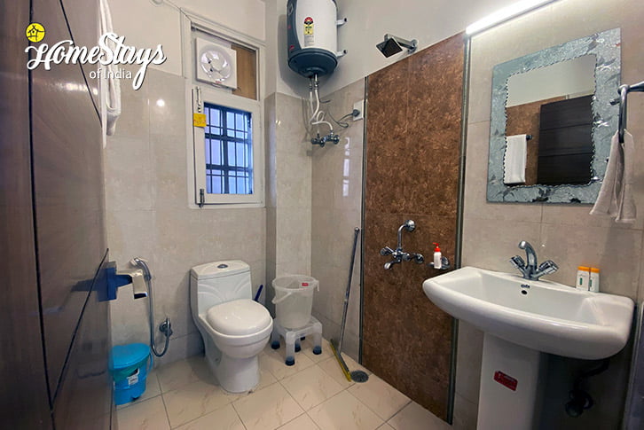 Bathroom2-Winter Delight Homestay-Shimla