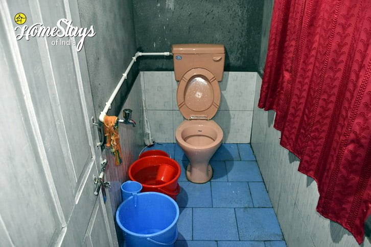 Bathroom-Virgin-Nature-Homestay-Darjeeling