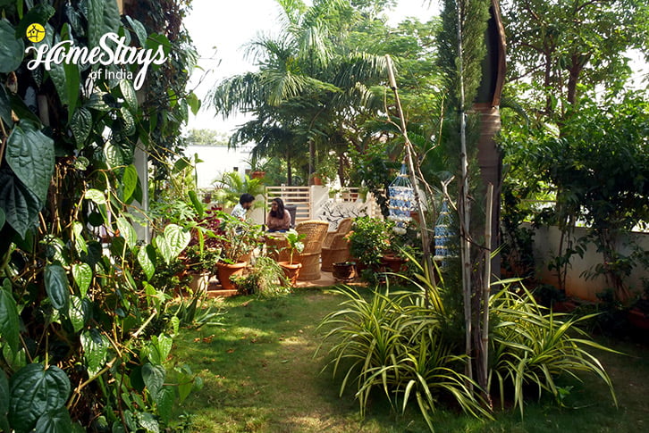 Garden area-Rub of the Green Homestay-Hampi