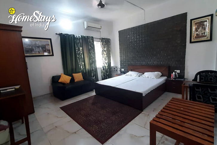 Bedroom-11-Classy Abode Homestay-Jammu