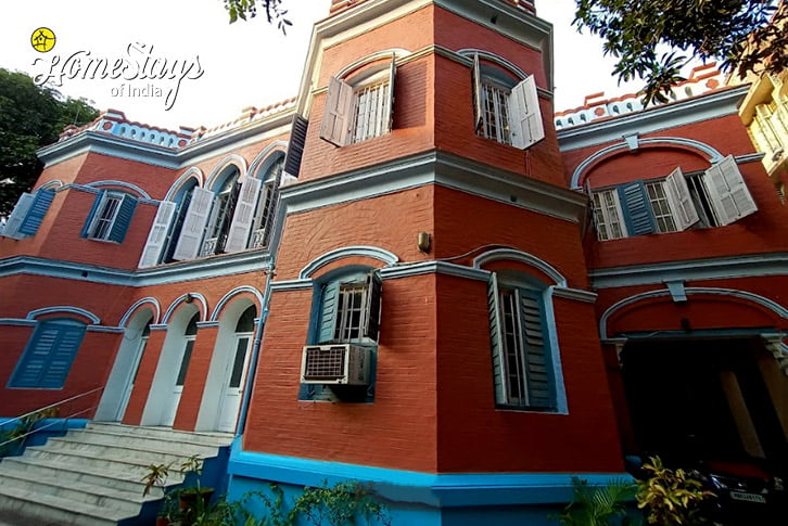 Exterior-3-A Leader's Legacy Heritage Homestay-Kolkata