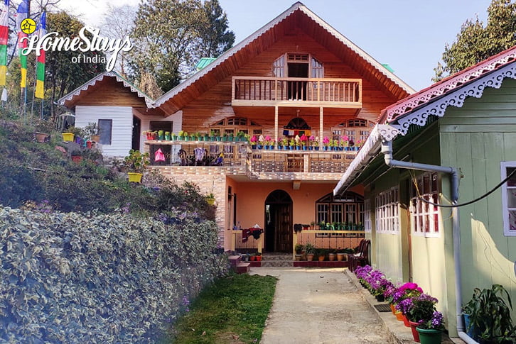 Heaven-in-the-Woods-Homestay-Rimbik-Darjeeling