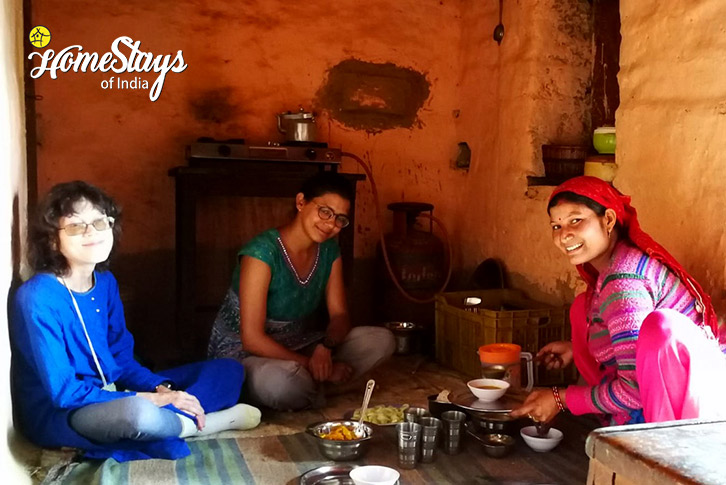 Women-making-food-Little Bliss Homestay-Manali