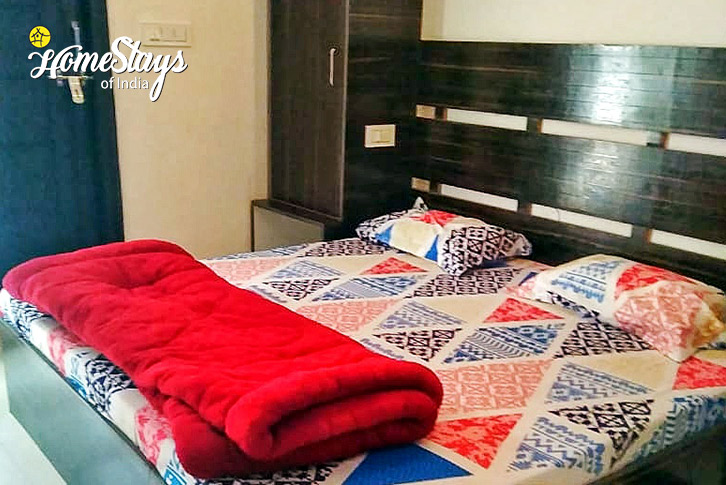Bedroom-2-Take a Pause Homestay-Rishikesh