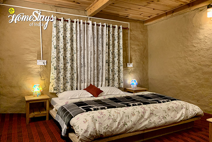 Mud Room-Mountain Breeze Homestay-Jibhi