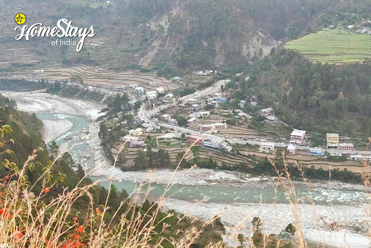 Surrounding-Garhwali Village Homestay-Chamoli