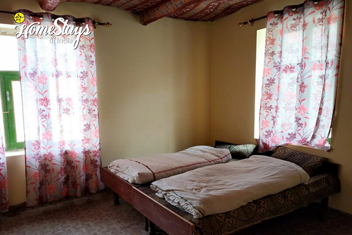 Bedroom-3-Hanging-Cliff-Homestay-Dhankar