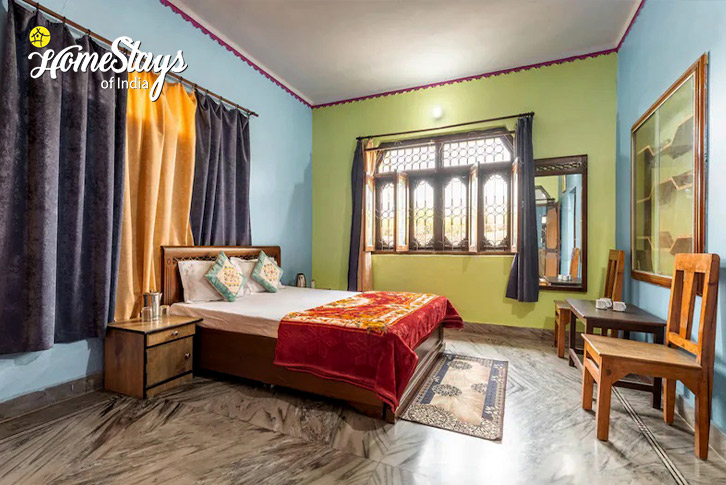 Bedroom-3-Peaks and Pines Homestay-Majkhali-Ranikhet