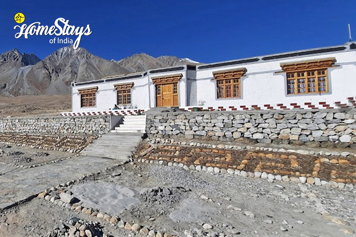 Exterior-1-Hues of Blue Homestay-Man-Pangong