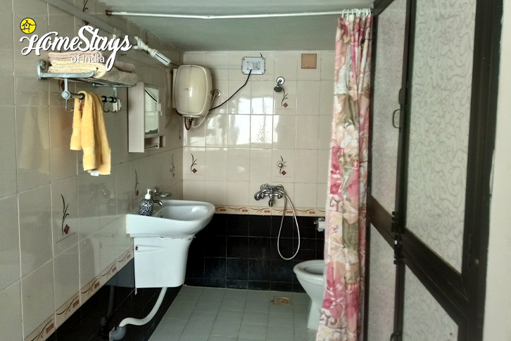 Bathroom-Kutch Heritage Homestay-Devpur