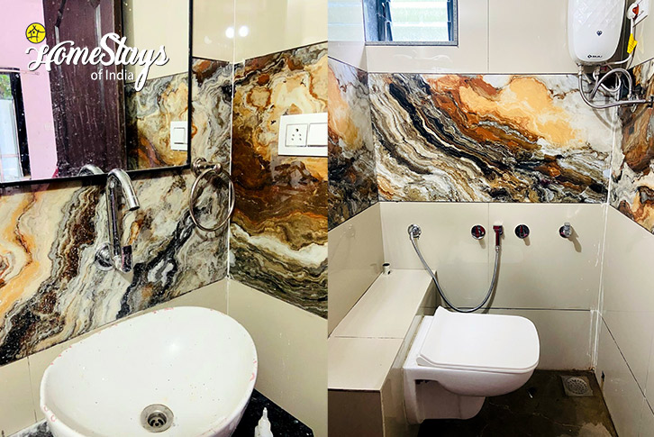 Bathroom-Unity Homestay-Boriya