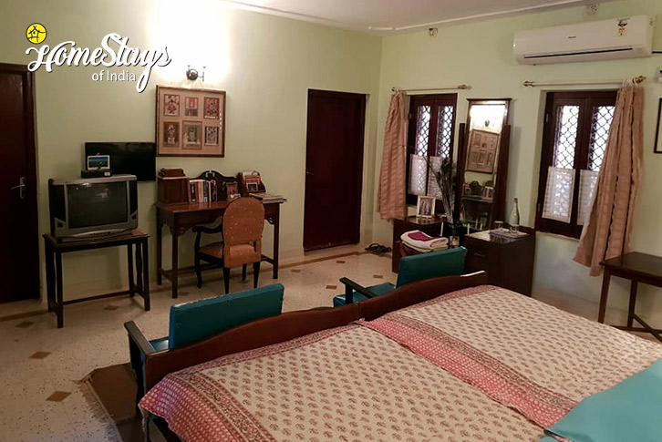 Bedroom-1.2-Kutch Heritage Homestay-Devpur