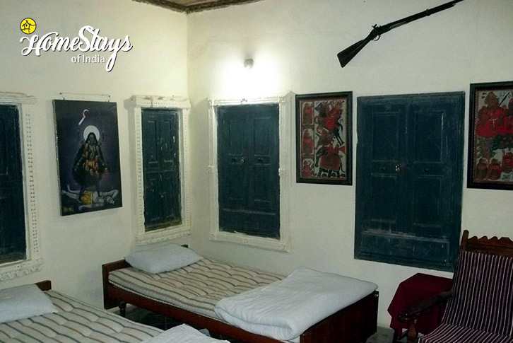 Bedroom-2.1-Kutch Heritage Homestay-Devpur