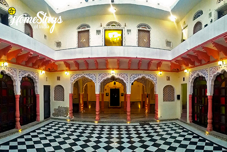 Central Hall-Lotwara Heritage Homestay