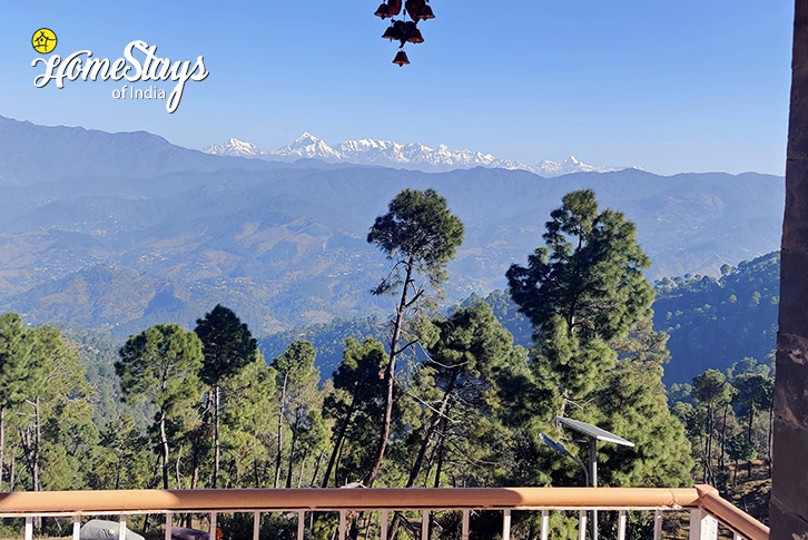 Balcony-2-Peaceful-Mountain-Homestay-Majkhali-Ranikhet