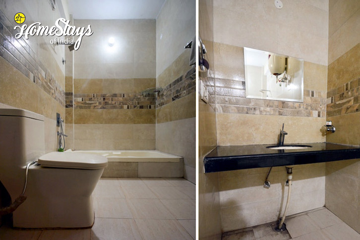 Bathroom-1-Hill Song Homestay-Solan