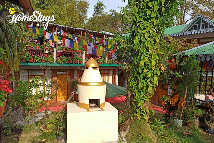 Gompa-Heaven on Hills Homestay-Kalimpong