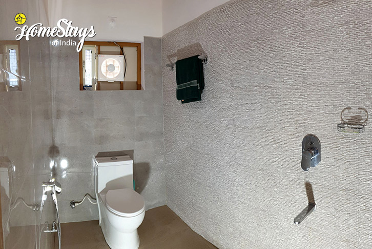 Bathroom-Misty Greens Homestay-Cherambadi-Nilgiris