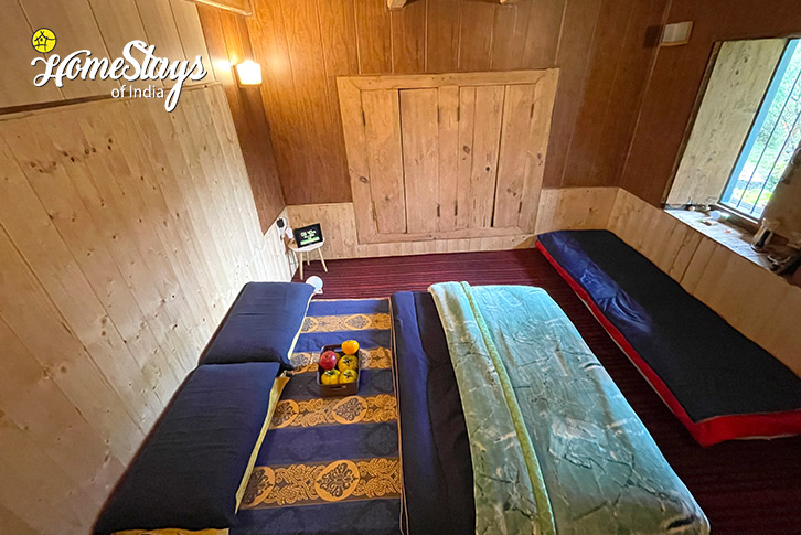 Bedroom-2.2-Nestleaway Homestay -Tirthan Valley