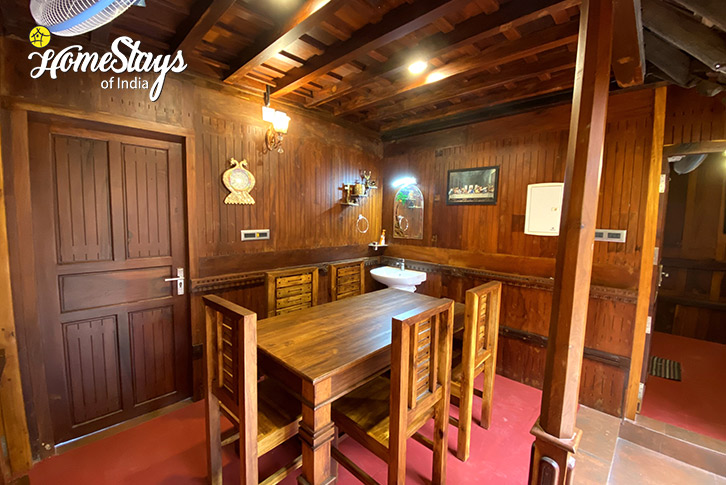 Dinning-Nalukettu Inn Homestay-Poovar