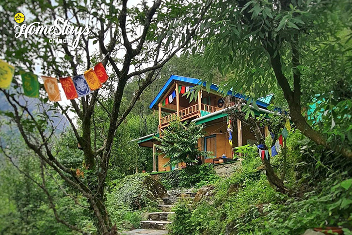 Exterior-3-Nestleaway Homestay -Tirthan Valley