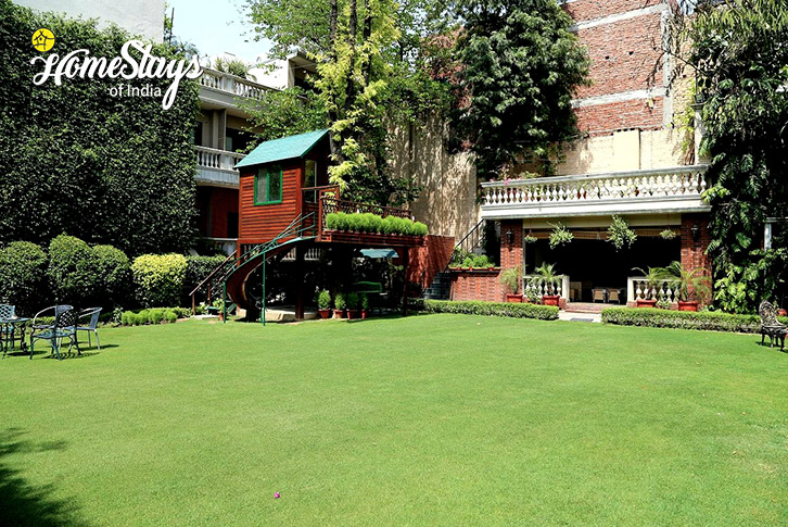 Garden-1-Panache Homestay-Delhi