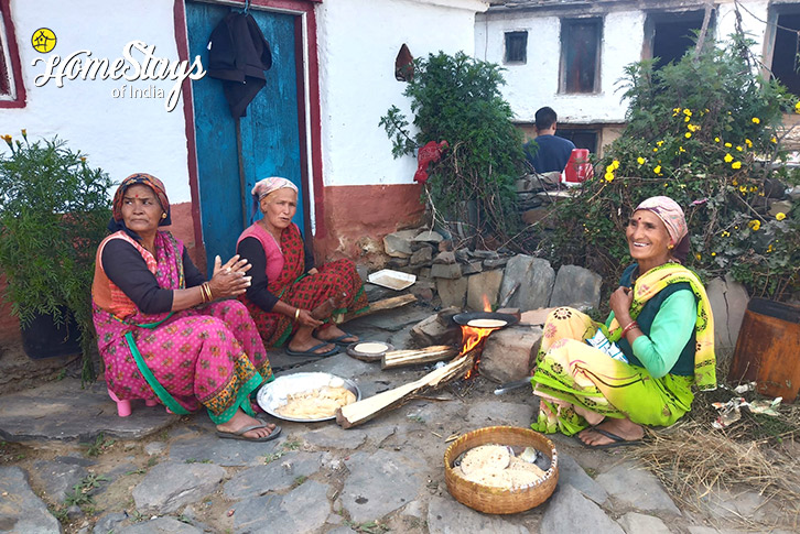 Making-Food-Monolith Homestay, Manila-Almora