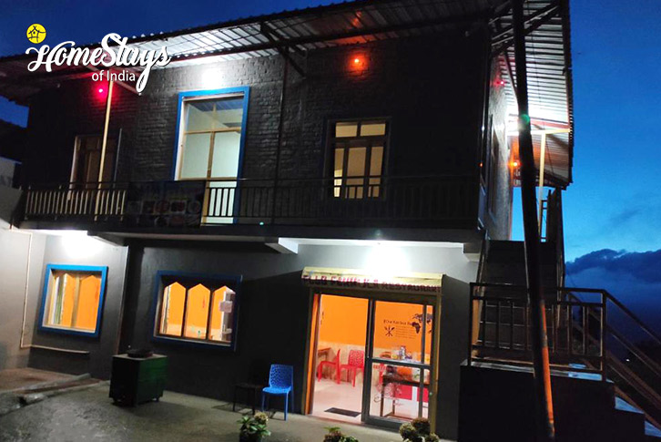Night-Mountains & Beyond Homestay -Kanatal