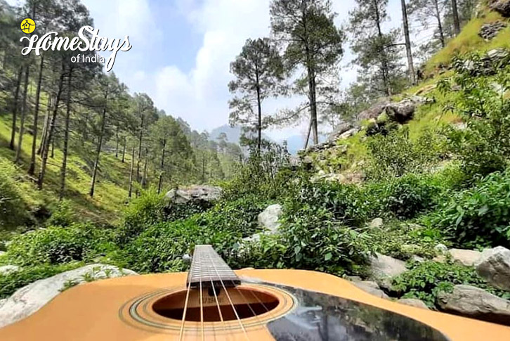 Surrounding-Mountains & Beyond Homestay -Kanatal