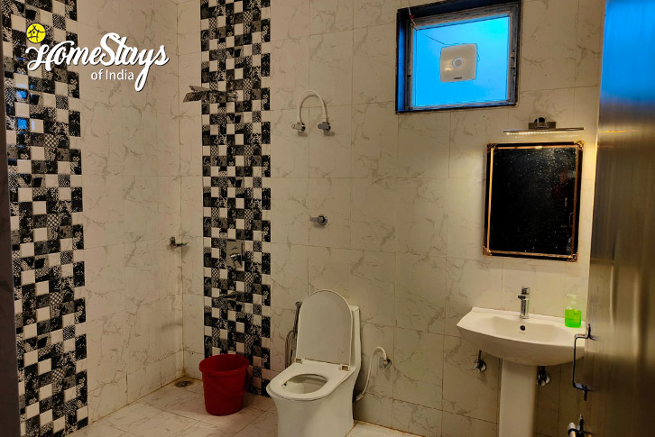 Bathroom-1-Golden Dusk Homestay-Mukteshwar