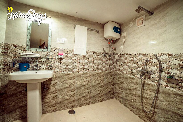 Bathroom-Lineal Homestay-Gangtok