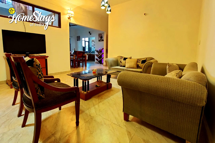 Living-1-Meditative Meadows Homestay-Sirmaur