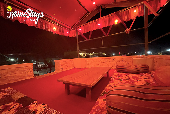 Terrace-Sitting-Golden-Walls Homestay-Jaisalmer