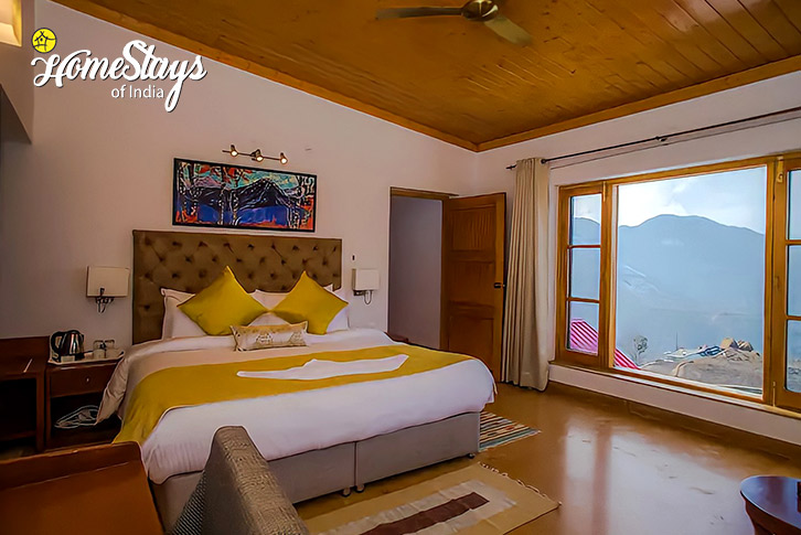 Bedroom-2.1-The Tranquil Boutique Homestay- Kanatal